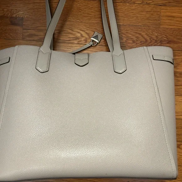 Michael Kors Cassie Pearl Grey Leather Tote - Picture 8 of 11